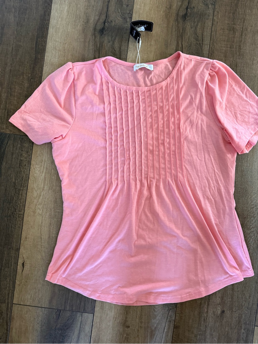 Short-Sleeve Pintuck Tee in Coral pink by Fantaslook Large nwt